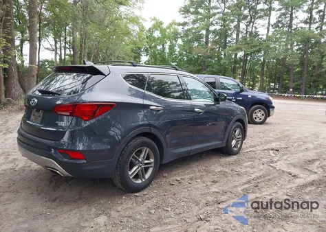 2017 Hyundai Santa Fe Sport 2.4L z USA, uszkodzony, nr VIN 5NMZUDLB8HH020671